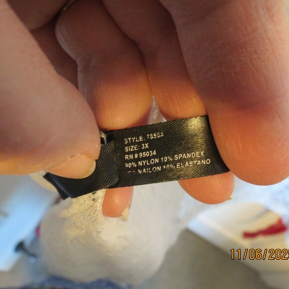 iCollection 3X White Jasmine Soft Sheer Lace Robe with Self Tie Sash - Picture 4 of 6